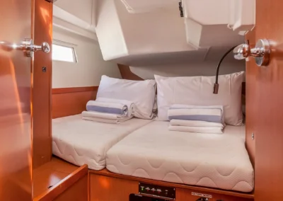 Beneteau Aft Cabin 1